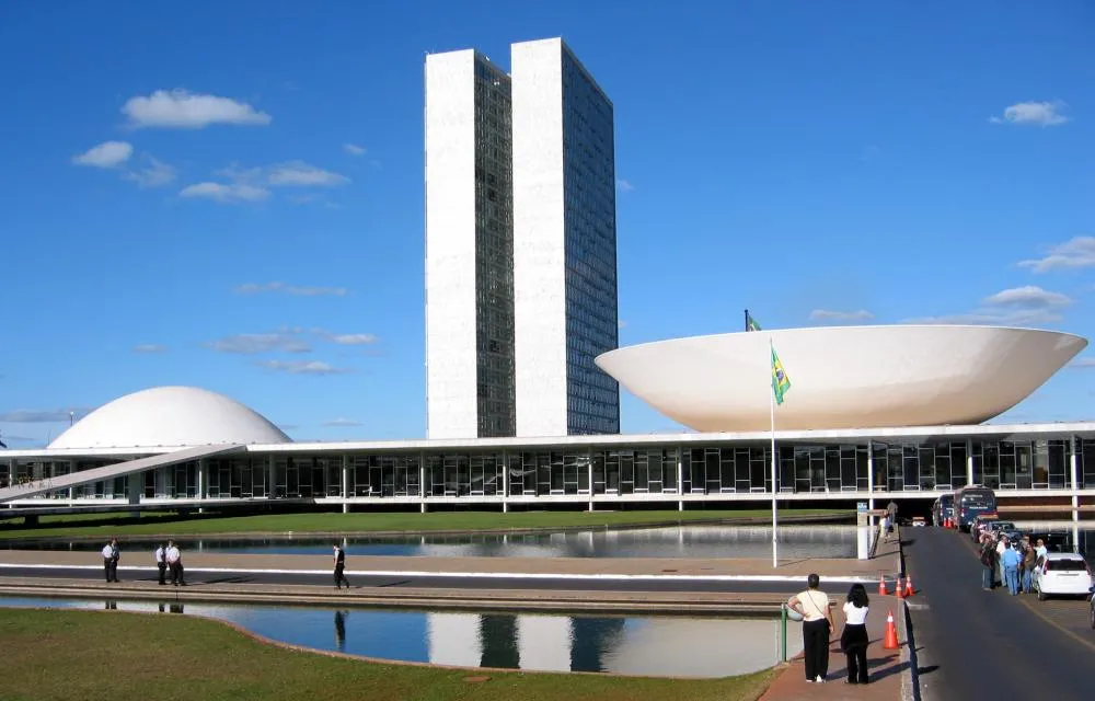 Congresso promulga emenda à Constituição que aprova o fim da escala 6x1